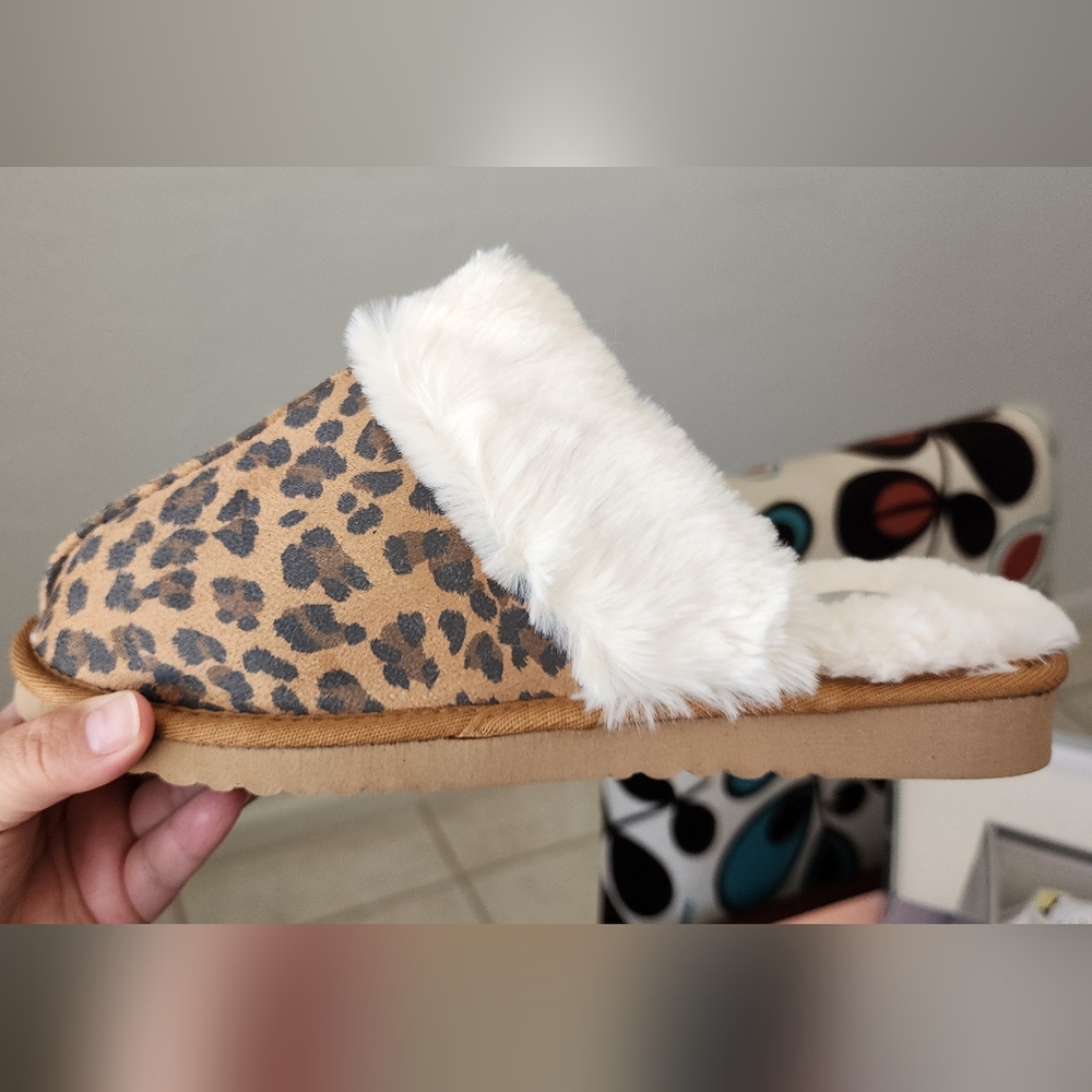 Leopard Print Women's Slippers with Faux Fur Lining